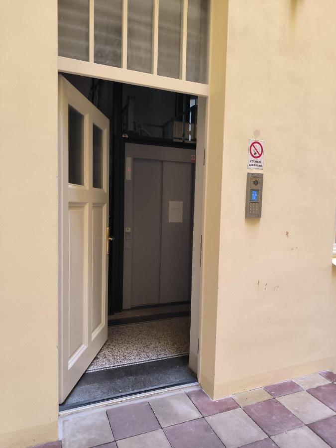 Exclusive Apartman Prague Jecna Apartamento Exterior foto